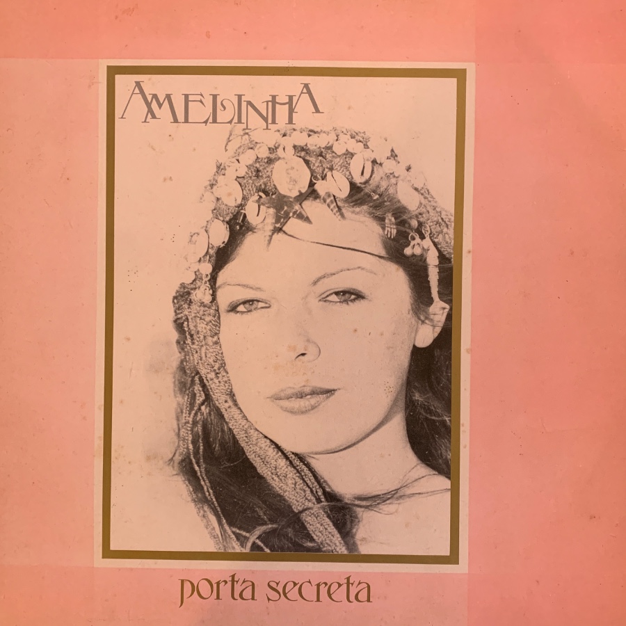 Porta Secreta — Amelinha